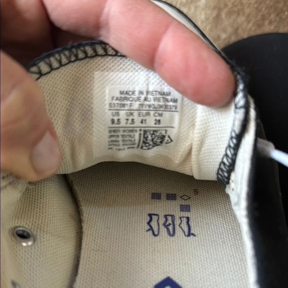 Converse Women’s Black Sneakers - Picture 4 of 5
